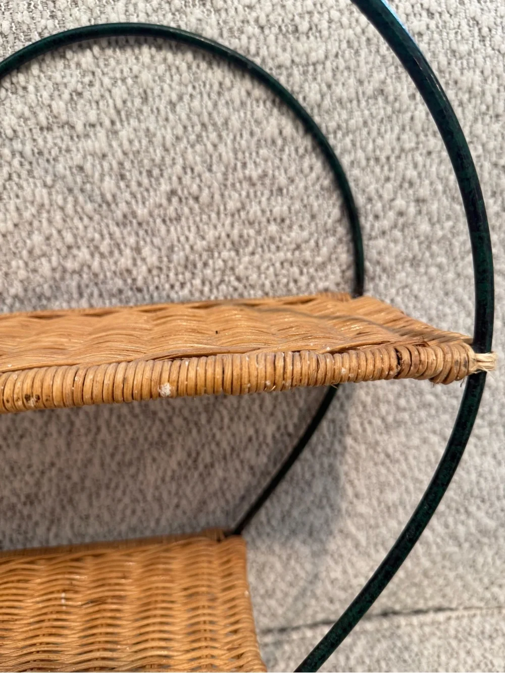 Heart-Shaped Wall Display Shelf in Green and Brown
